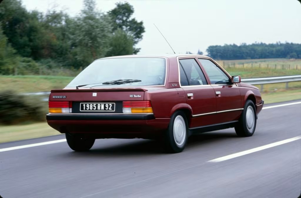 Renault 25 V6 Turbo Phase 1 sur route
