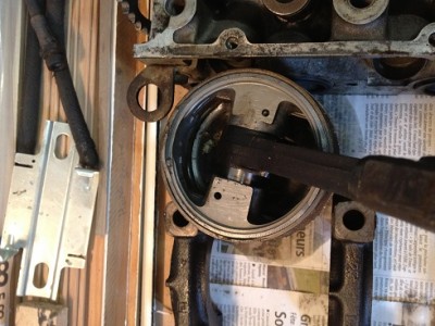 IMG_0970.JPG (90.8 Kio) Consulté 67 fois dessous du piston